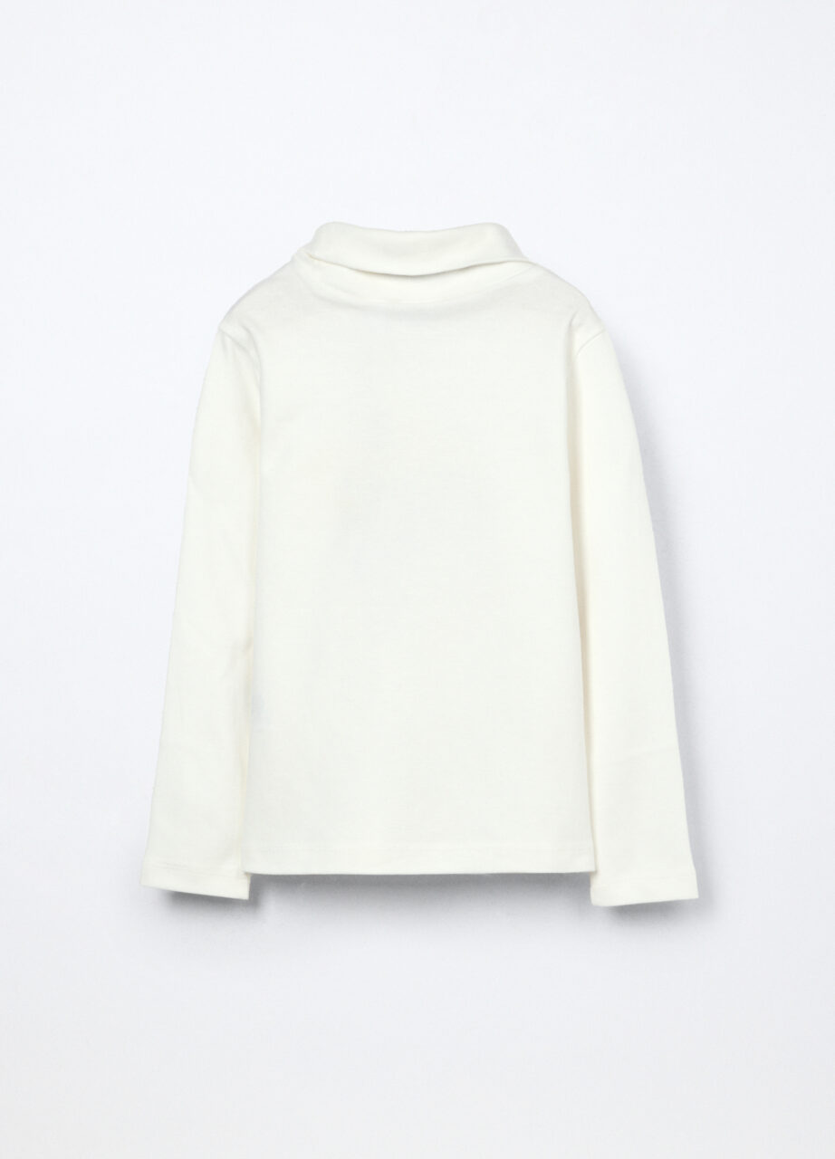 Alternative view of Majica