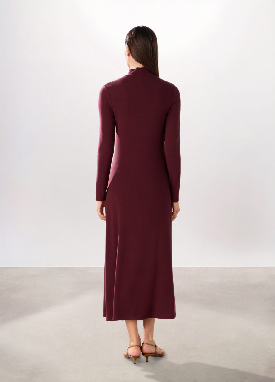 Alternative view of Haljina