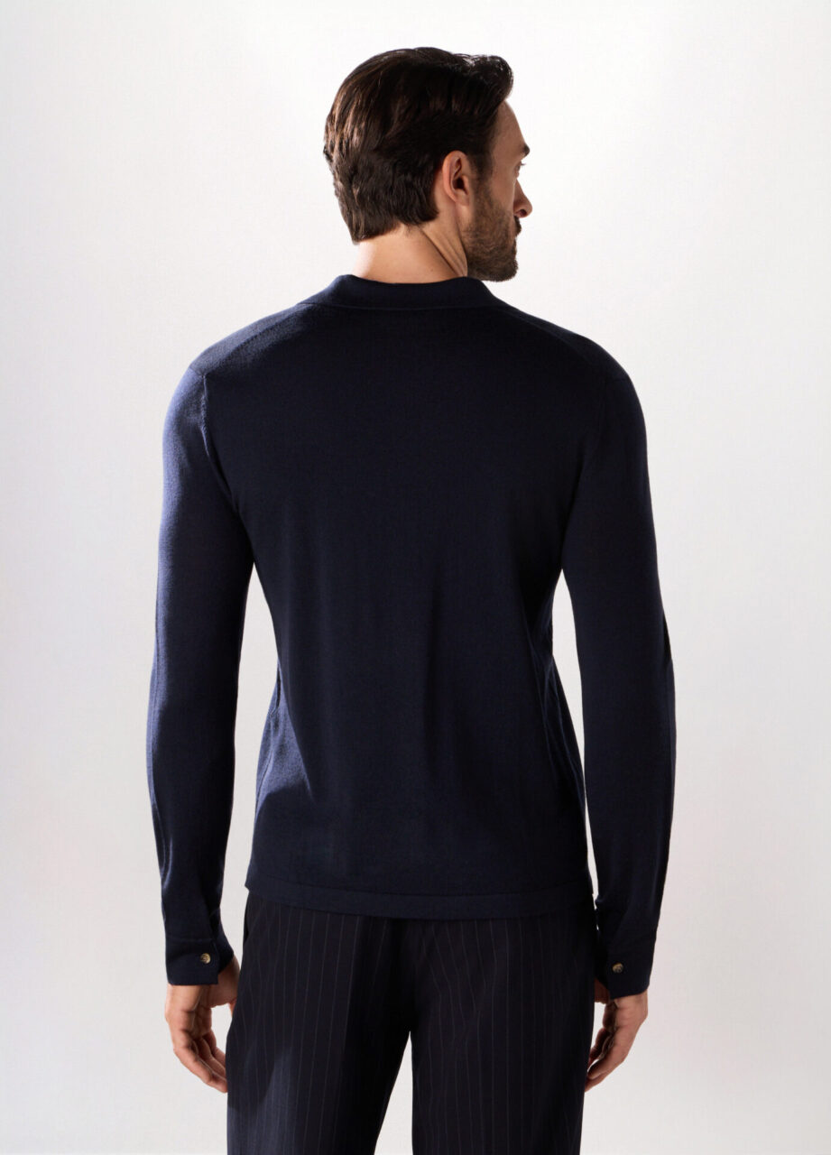 Alternative view of Majica