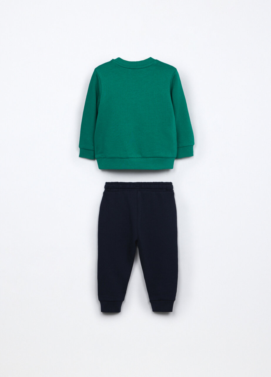 Alternative view of Komplet