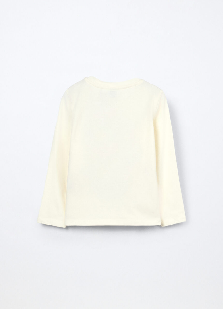 Alternative view of Majica