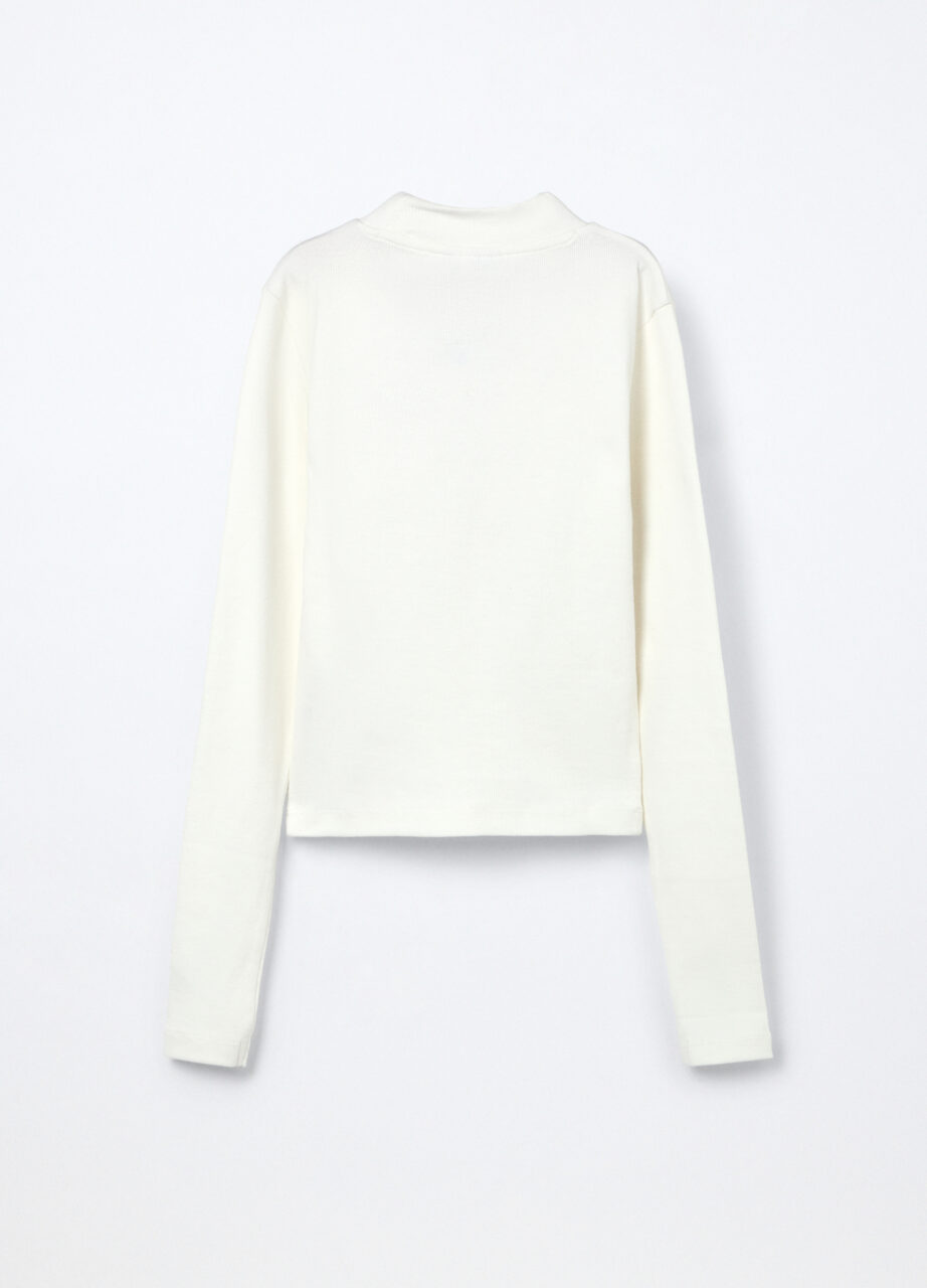 Alternative view of Majica