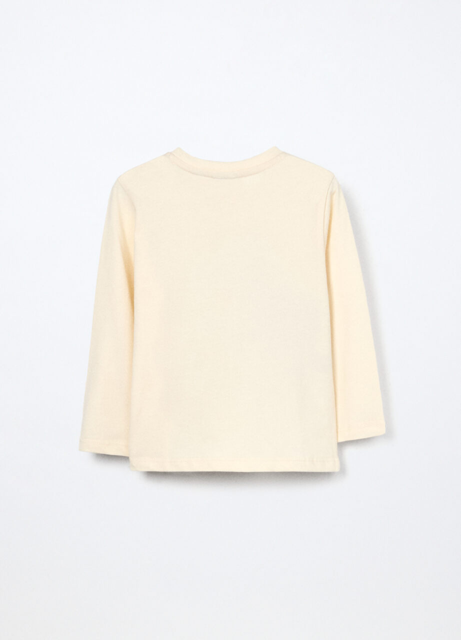 Alternative view of Majica