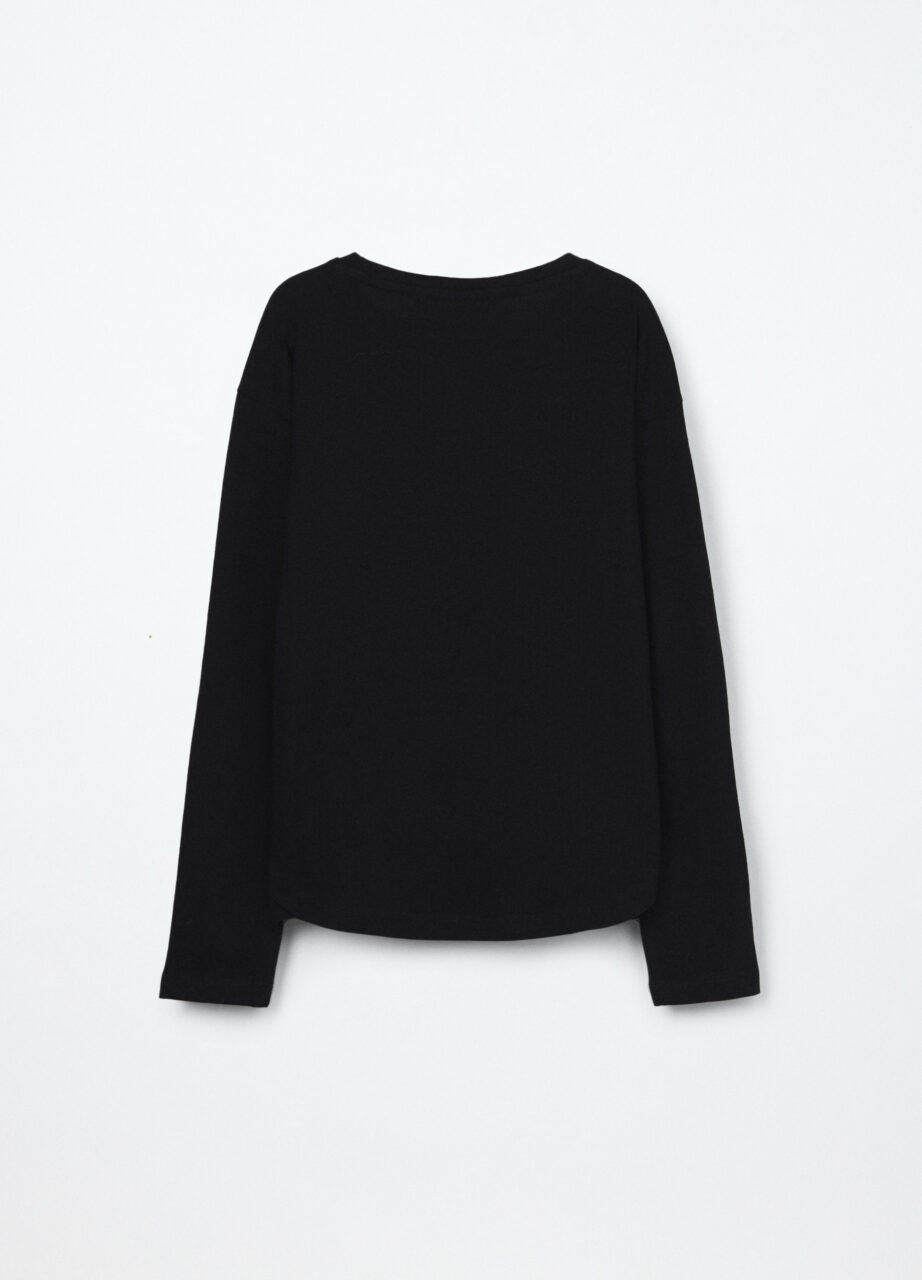 Alternative view of Majica