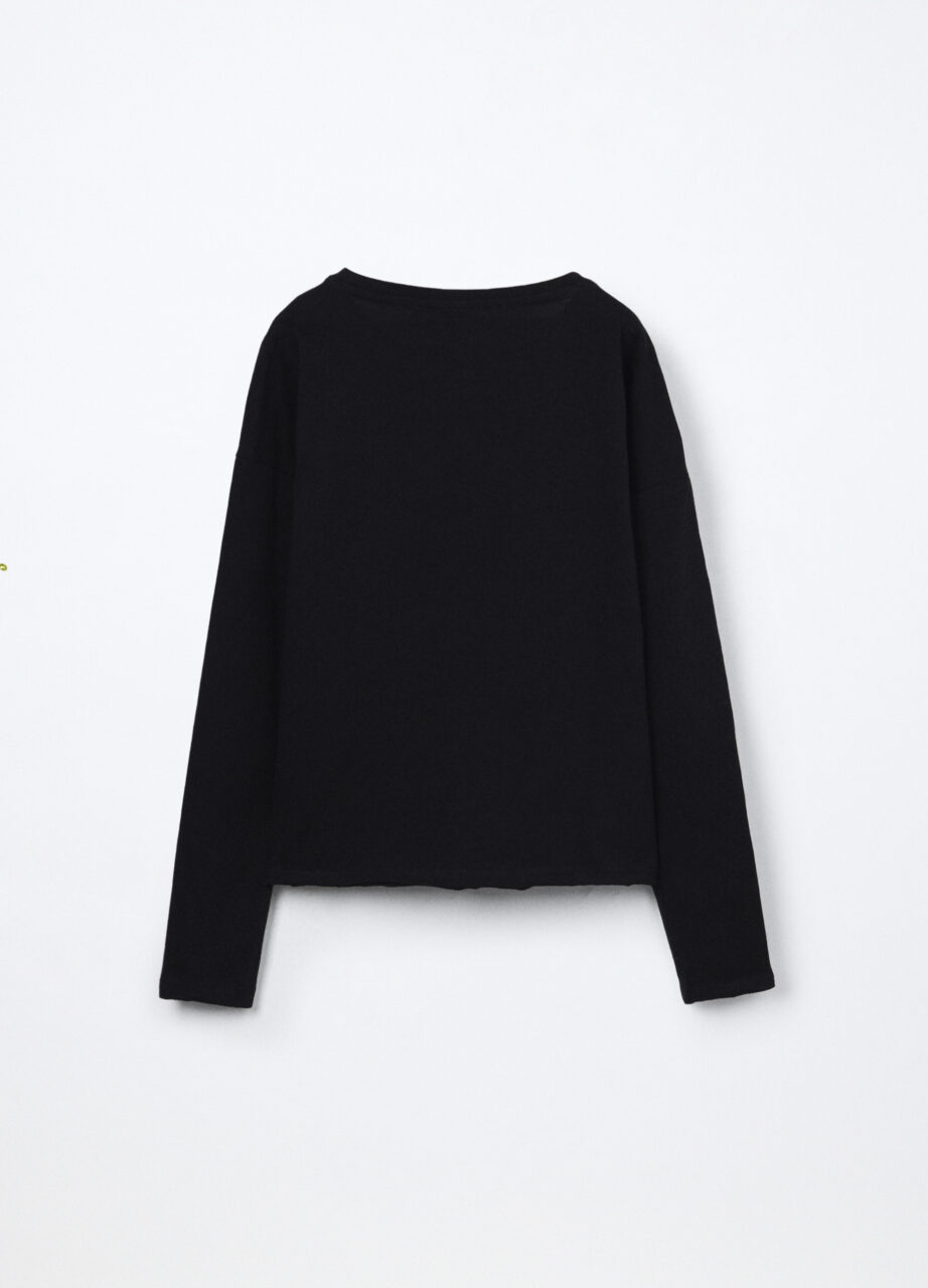 Alternative view of Majica