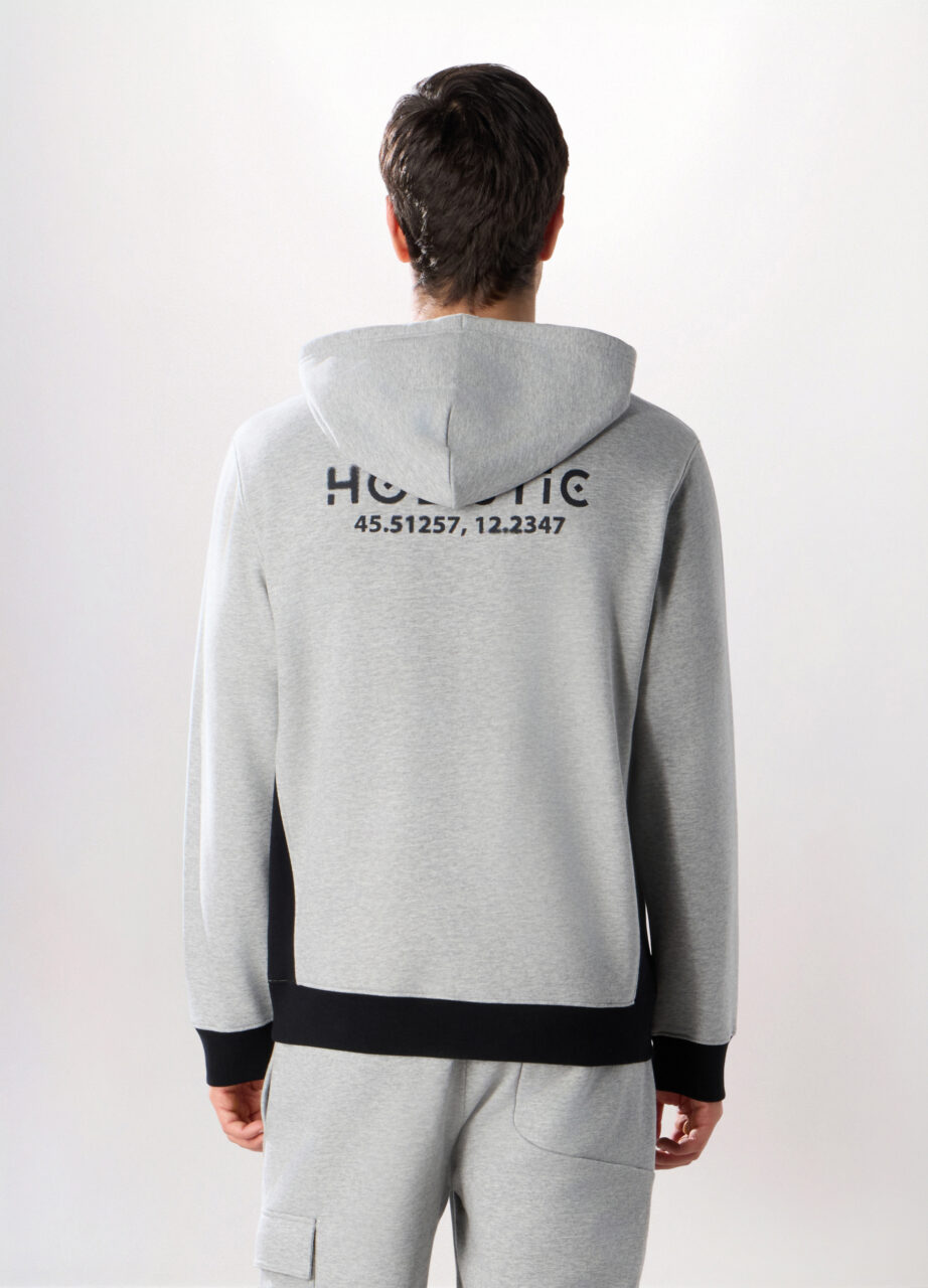 Alternative view of Dukserica