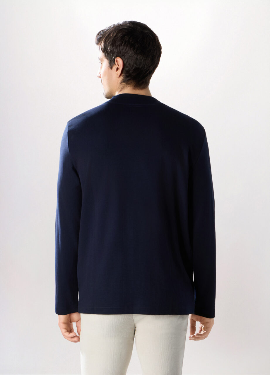 Alternative view of Majica