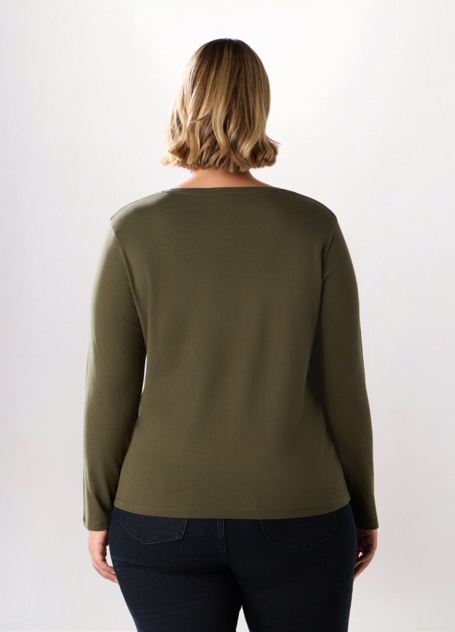 Alternative view of Majica