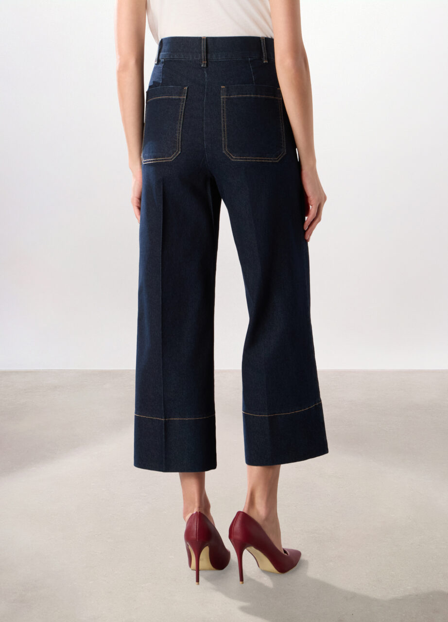 Alternative view of Jeans