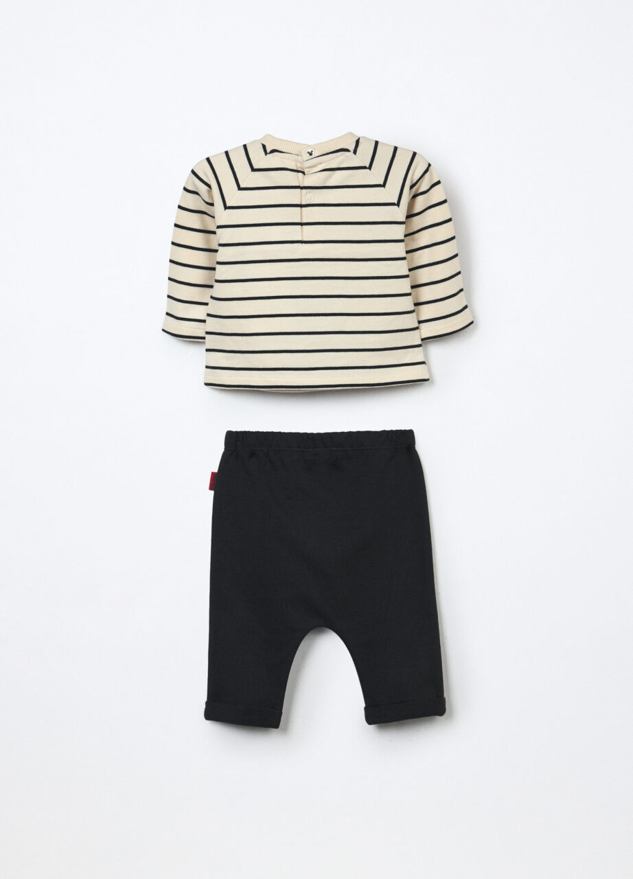 Alternative view of Komplet