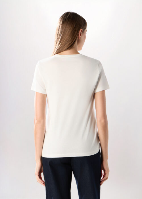 Alternative view of Majica