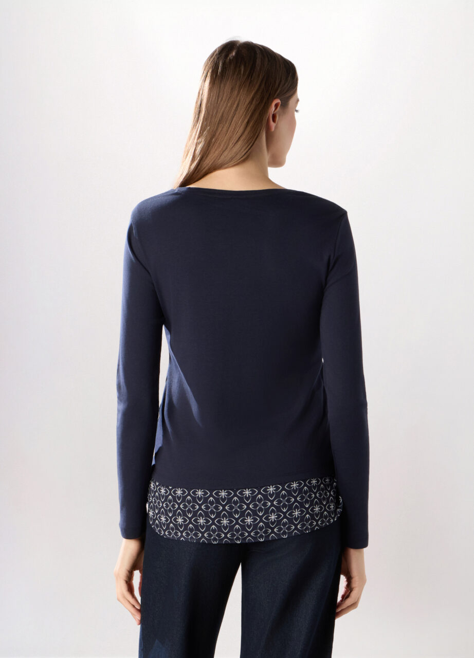 Alternative view of Majica