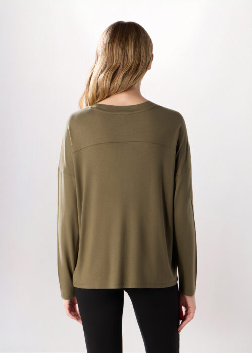 Alternative view of Majica