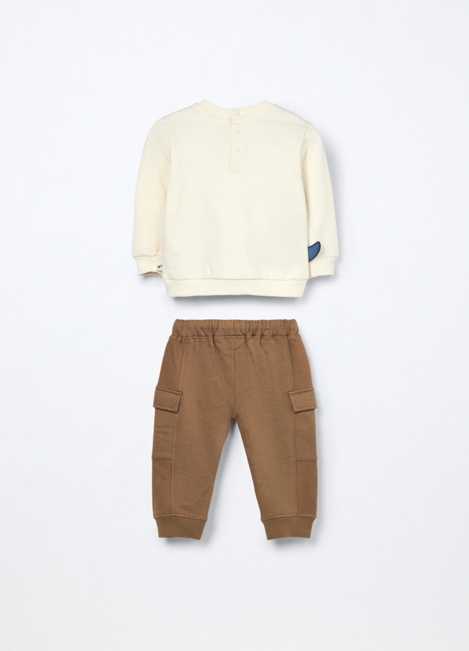 Alternative view of Komplet