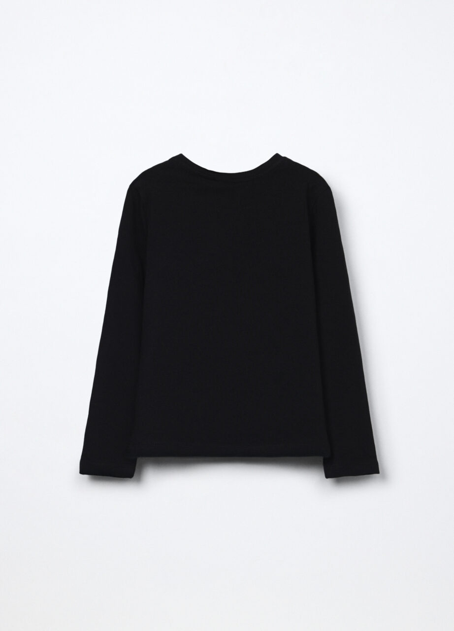 Alternative view of Majica