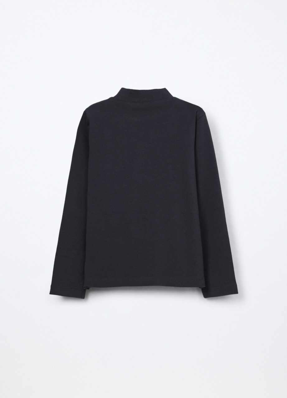 Alternative view of Majica