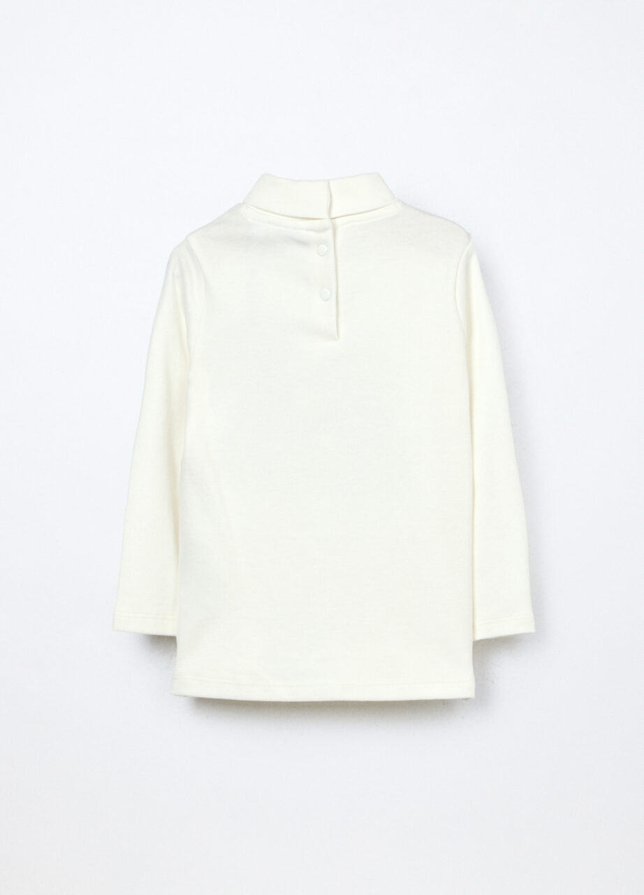 Alternative view of Majica