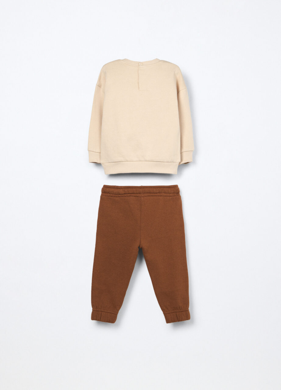 Alternative view of Komplet