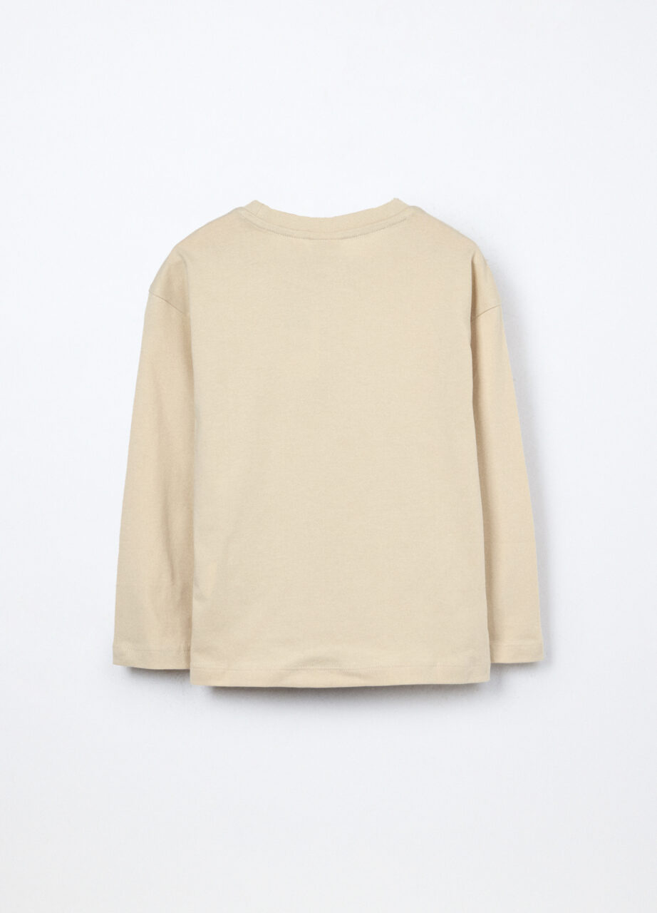 Alternative view of Majica