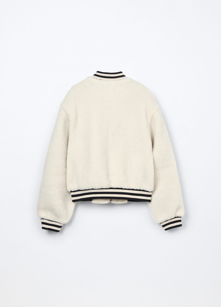 Alternative view of Jakna