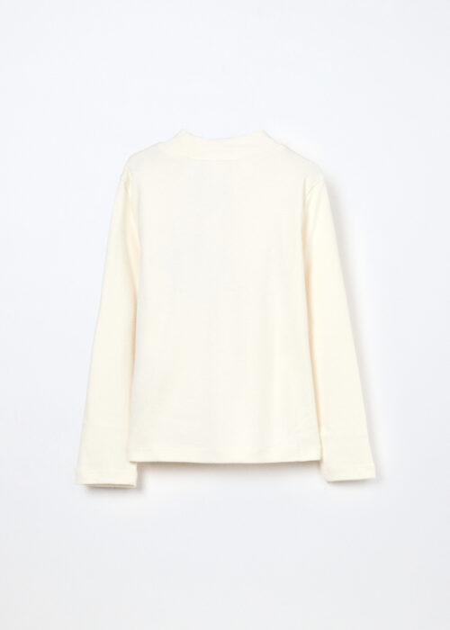 Alternative view of Majica