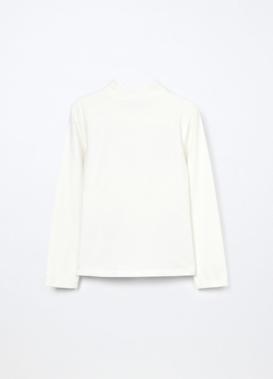 Alternative view of Majica