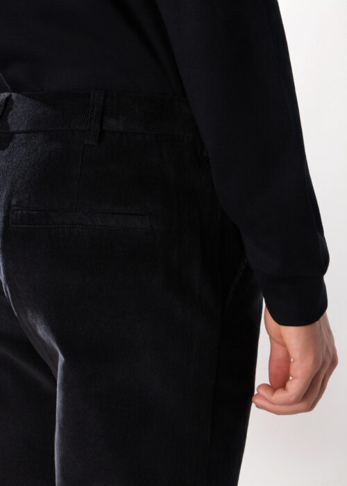 Alternative view of Hlače