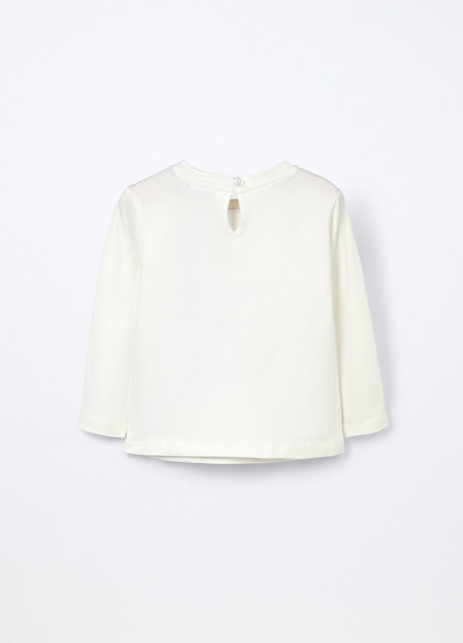 Alternative view of Majica