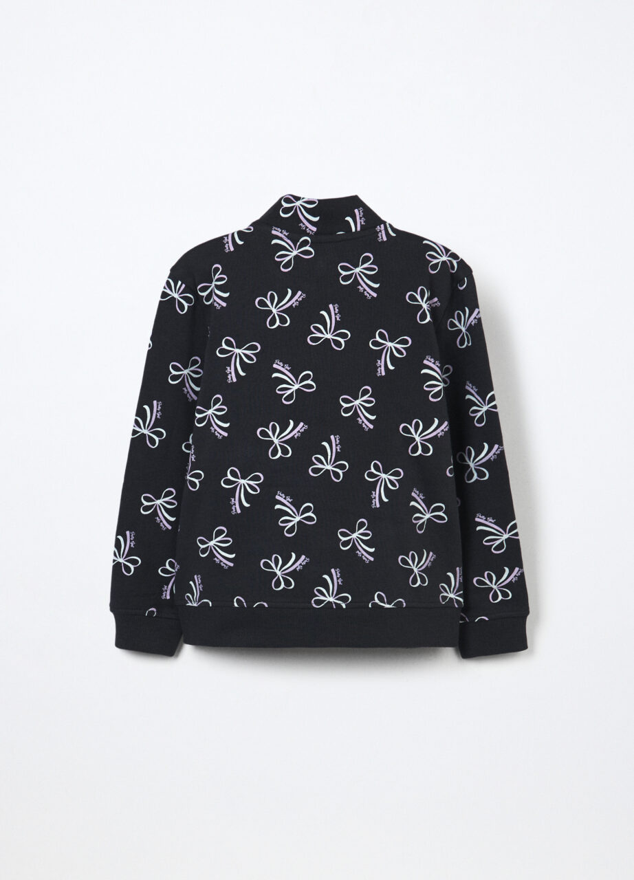 Alternative view of Kardigan