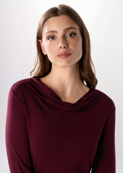 Alternative view of Majica