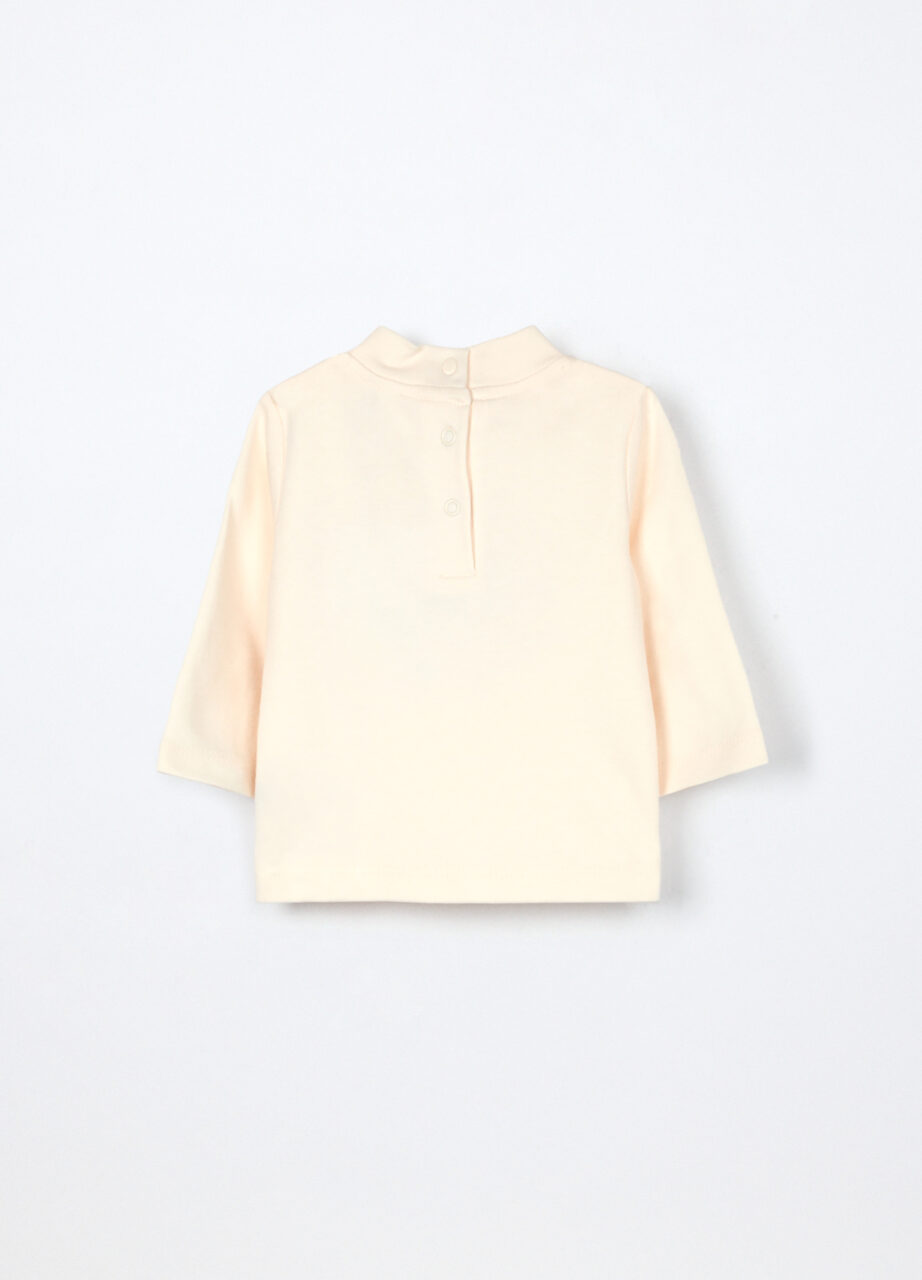 Alternative view of Majica