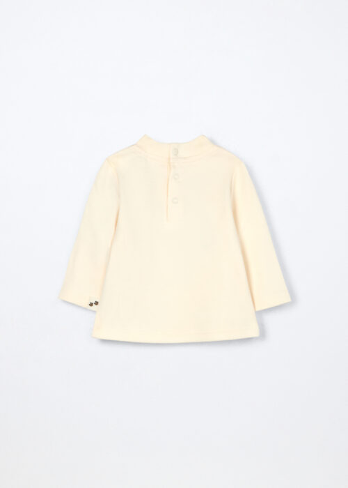 Alternative view of Majica