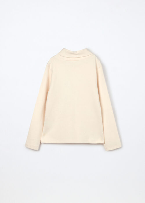 Alternative view of Majica