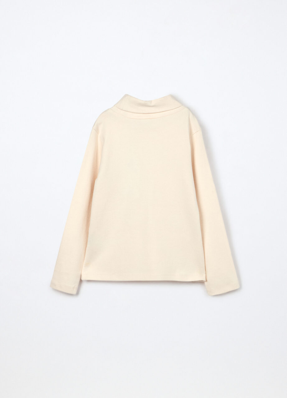 Alternative view of Majica