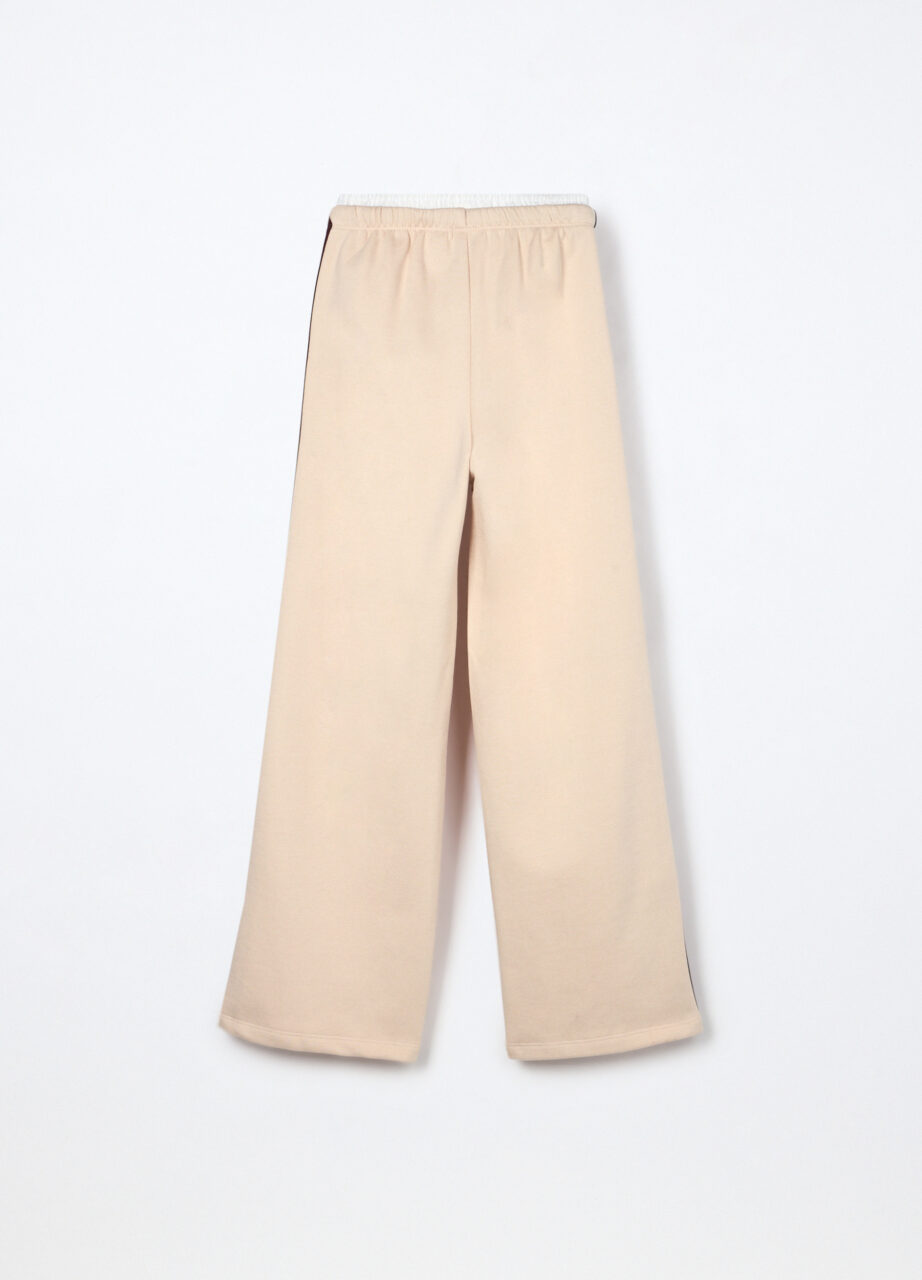 Alternative view of Hlače