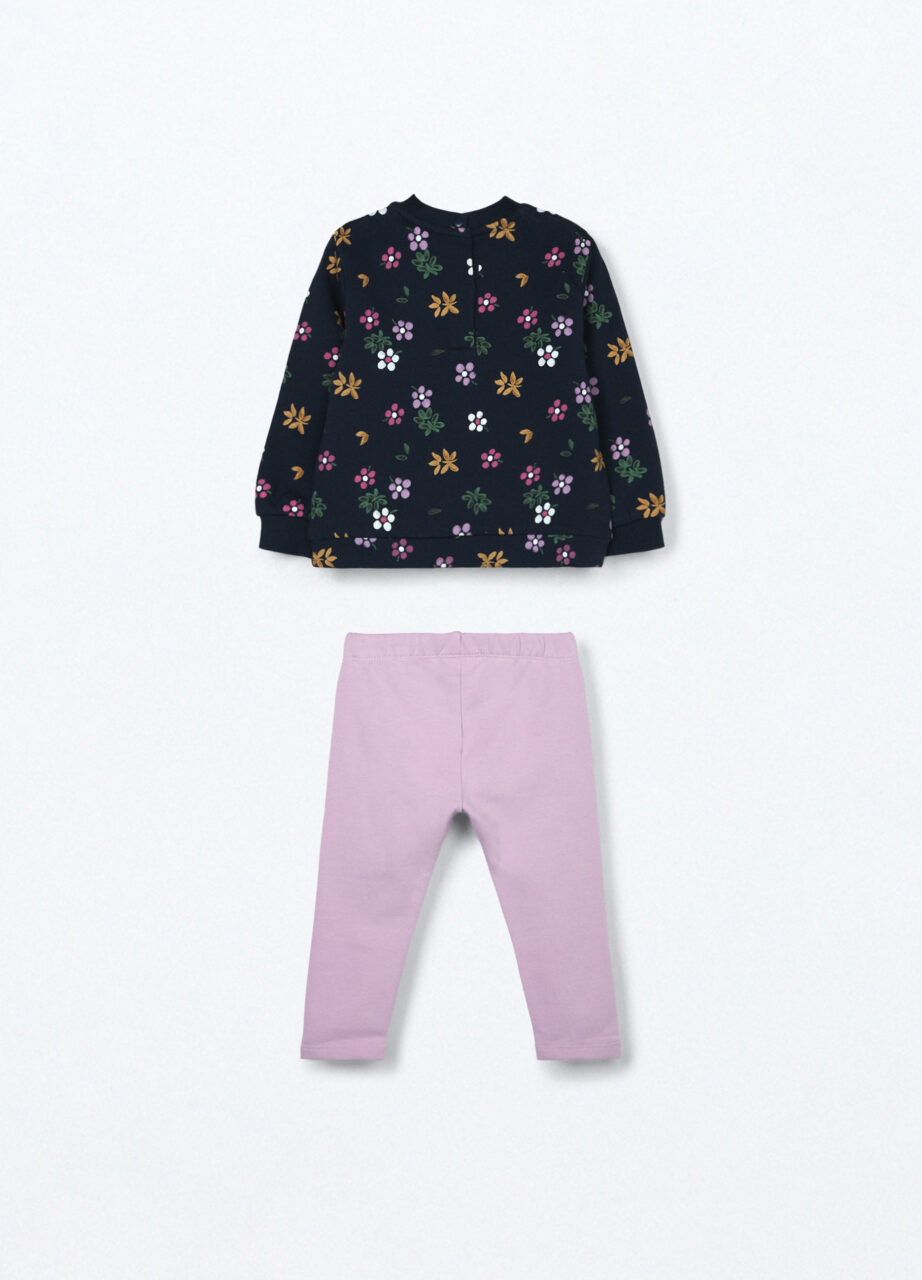 Alternative view of Komplet