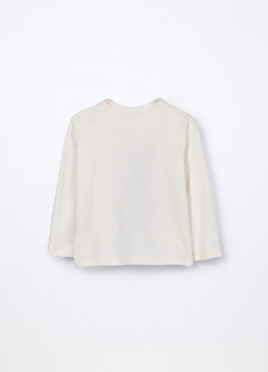 Alternative view of Majica