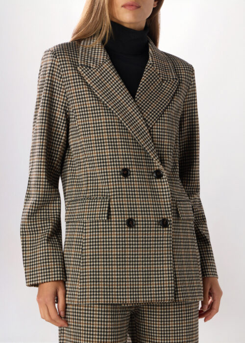 Alternative view of Jakna