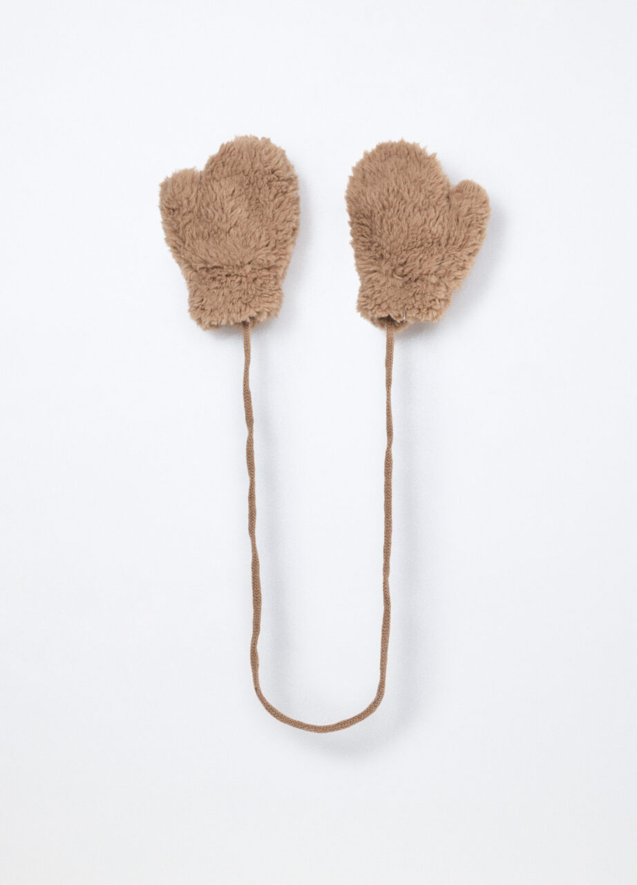 Alternative view of Rukavice