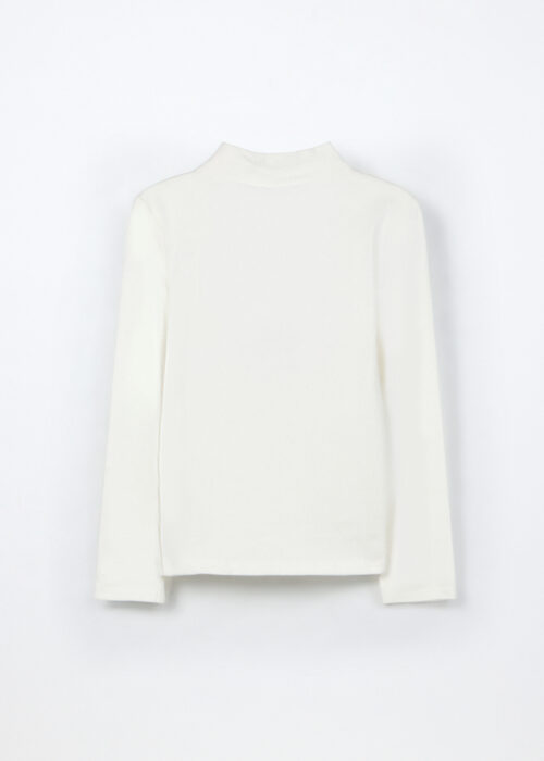 Alternative view of Majica