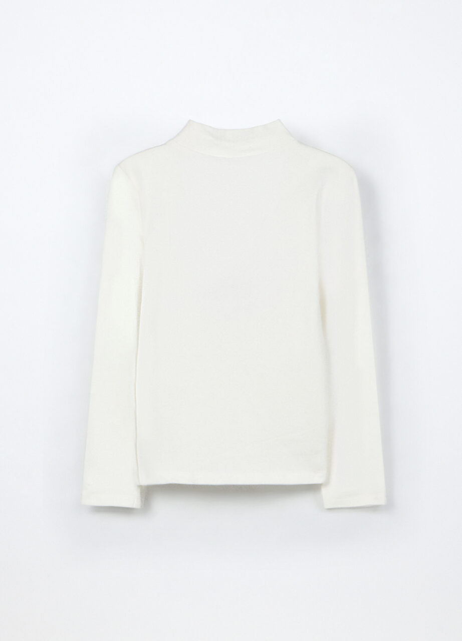 Alternative view of Majica