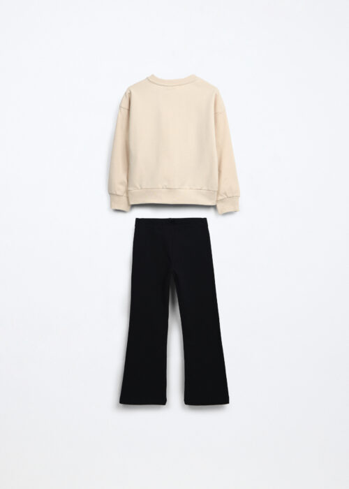 Alternative view of Komplet