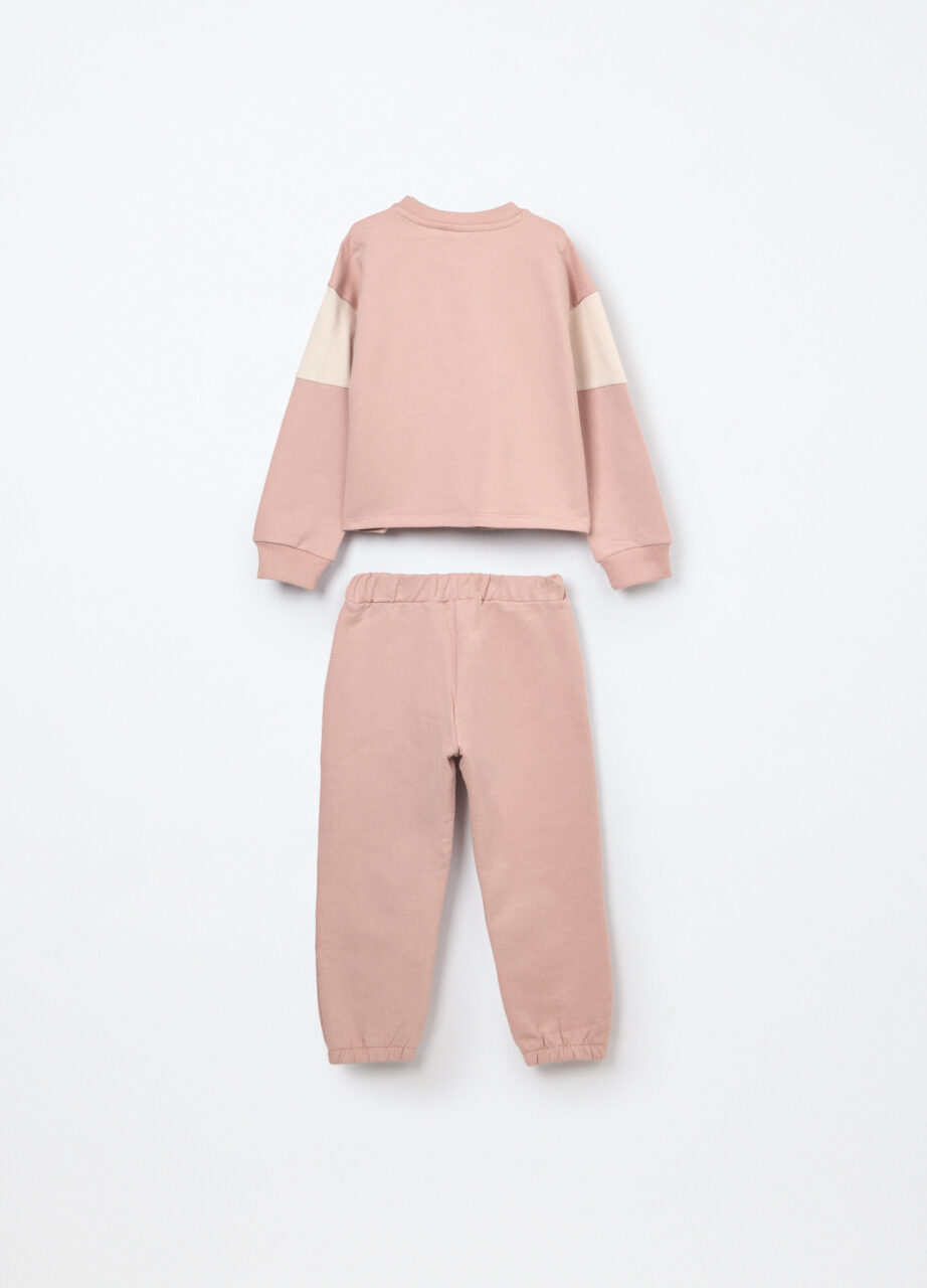 Alternative view of Komplet