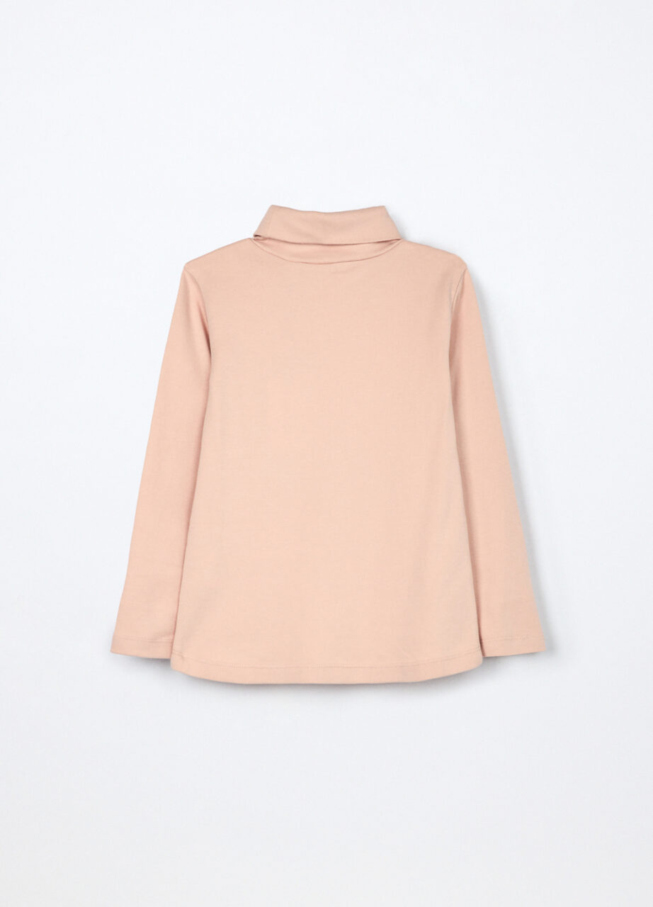 Alternative view of Majica