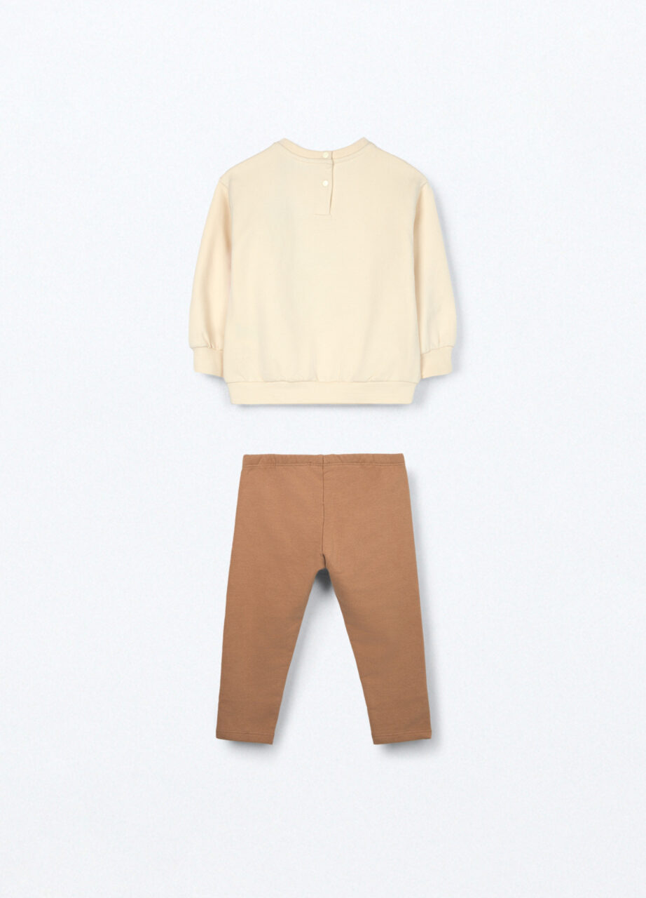 Alternative view of Komplet