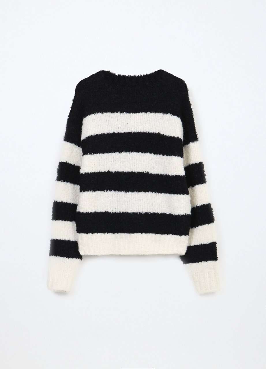 Alternative view of Džemper