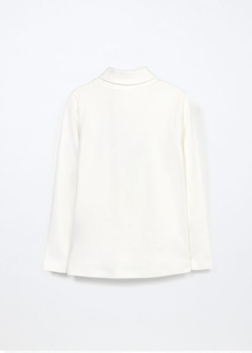 Alternative view of Majica