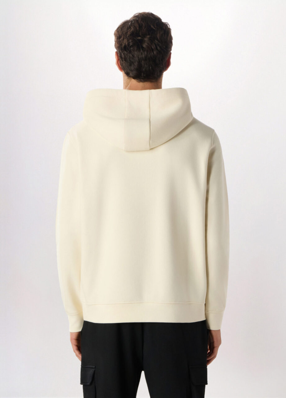 Alternative view of Majica