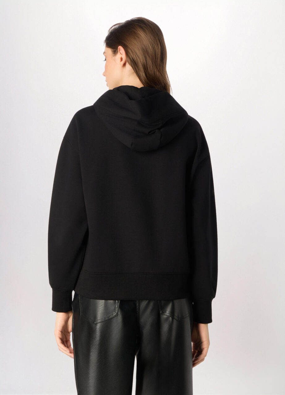 Alternative view of Dukserica