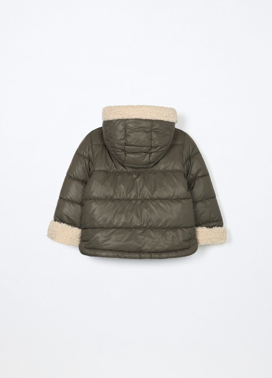 Alternative view of Jakna